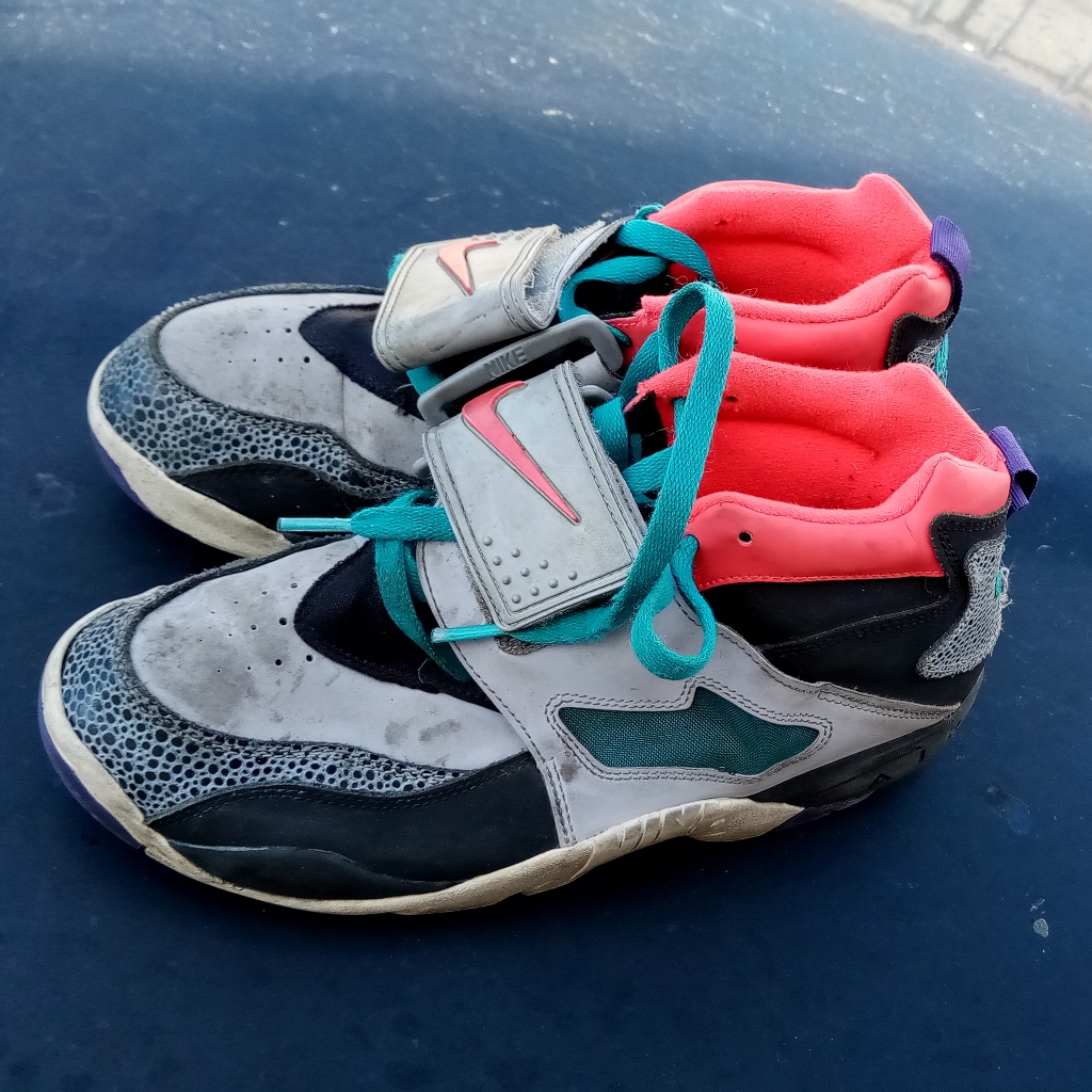 Nike Diamond Turf Shoes Preowned